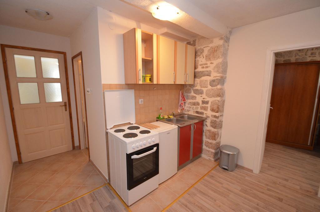 Apartments Historic Stone House Kotor Room photo