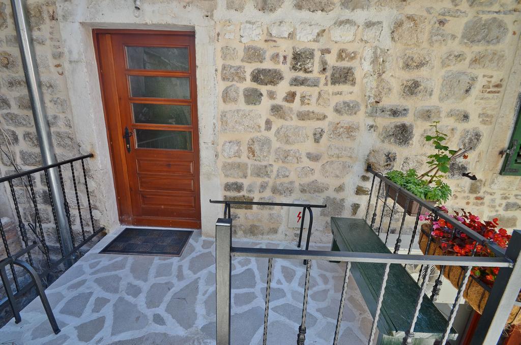 Apartments Historic Stone House Kotor Room photo